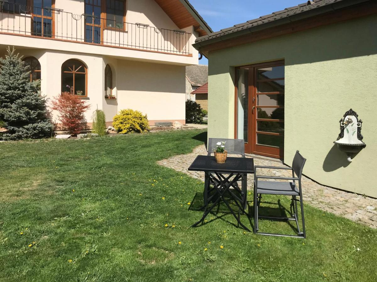 Apartman Hosin Apartment Hluboká nad Vltavou Екстериор снимка