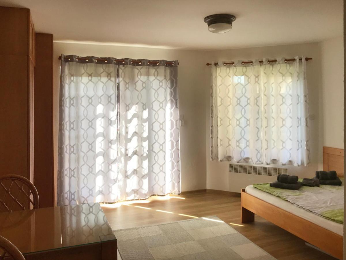Apartman Hosin Apartment Hluboká nad Vltavou Екстериор снимка